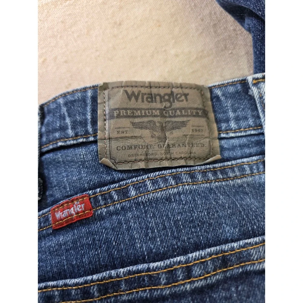 Wrangler Regular Fit Mens Blue Denim Jeans 44x30 96CFWSW Stretch Medium Wash